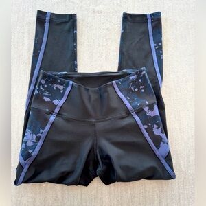 Under Armour performance leggings black purple camo size medium